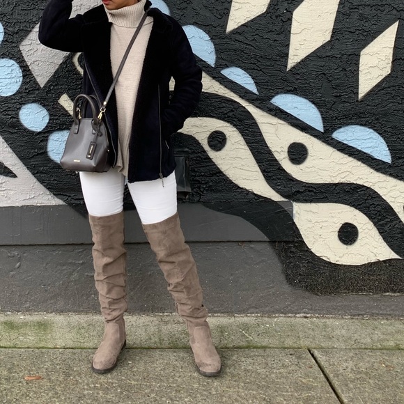 Posh Spice over here! - Picture 1 of 6